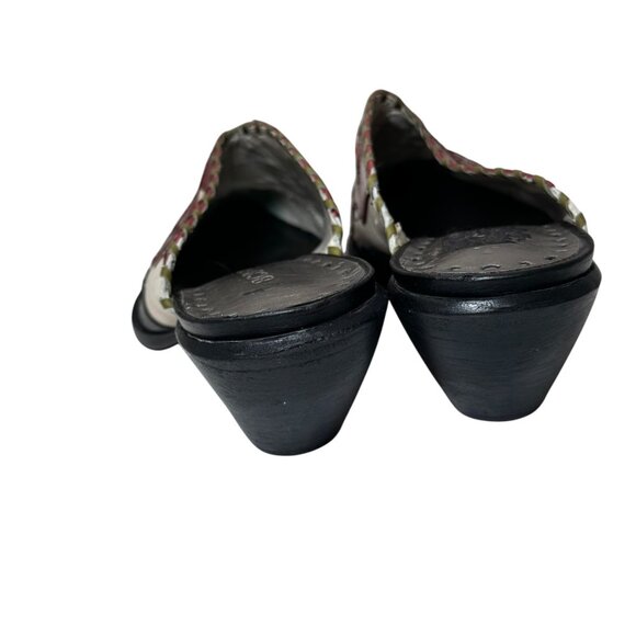 Vintage New BCBG Western Mules Bootie Tooled  Leather Inlay Women's 8 B - Picture 9 of 11